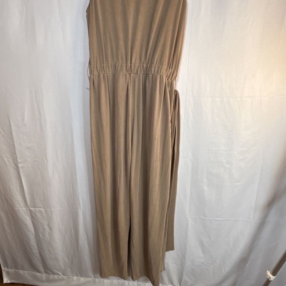 Express Light Brown Plunge Neck Wide Leg Belted Jumpsuit Size Medium Preowned - Picture 13 of 14